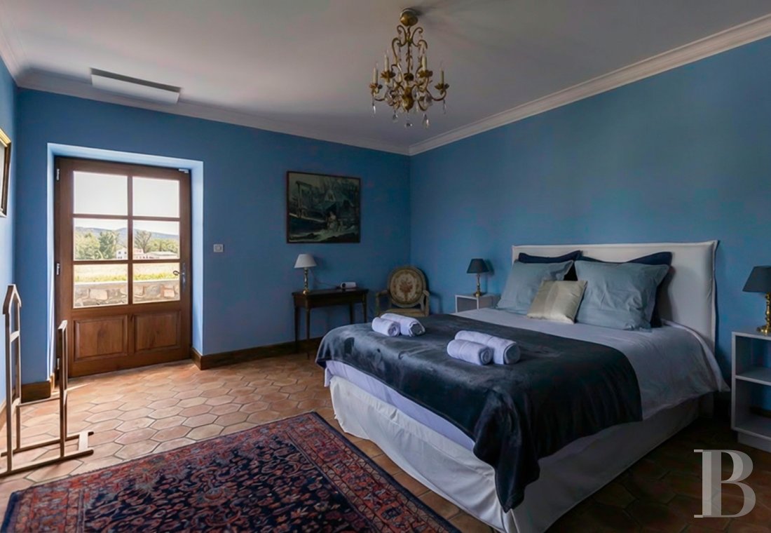 En Ardèche, à Saint-Alban-Auriolles, une ancienne ferme du 17e siècle à l’ombre d’un château - photo  n°10